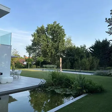Villa Moderne 5 Ch, Bureau, Piscine, Parking Waterloo